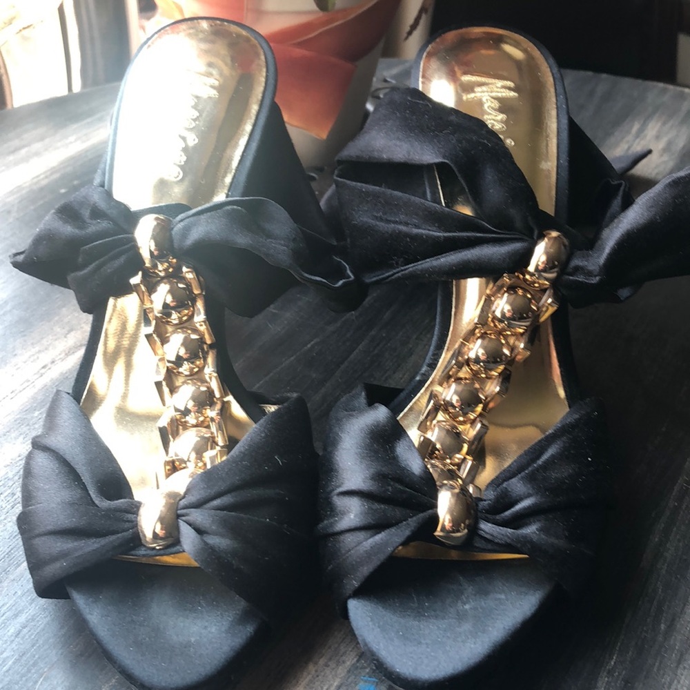 MARCIANO satin tie up heels sz5 1/2